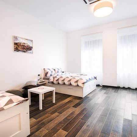Apartmani Sterija Νόβι Σαντ Εξωτερικό φωτογραφία